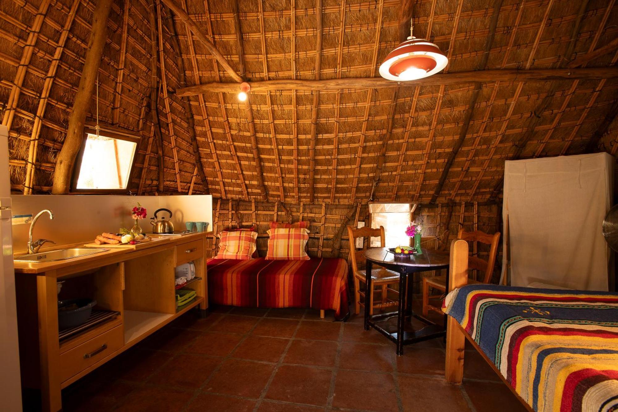 Casas Karen * Los Canos De Meca